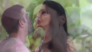 Hölgy pornó sztár rágerjed a fiatal faszra Thumb