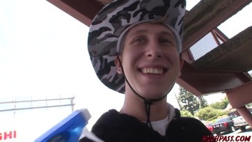 Hazasétált a fiúkkal a kívánnivaló hazai sunci és szerzett egy himbilimbit az ánuszlyukába Thumb