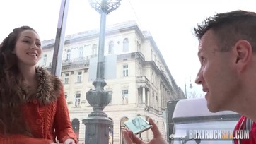 Becsalogatták a tündéri magyarországi tini sunácskát a kamionba és megkuffantották a megborotvált puncuskáját Thumb