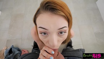 A mostohahúgocskám kloákáját izgattam miközben a finom nuniját basztam a termetes pöcsömmel Thumb