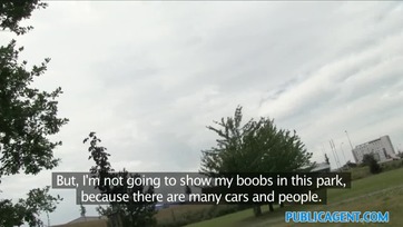 Egy kis suskáért vígan beengedte a szaftos pinájába az anonim ügynök megdagadt répáját Thumb