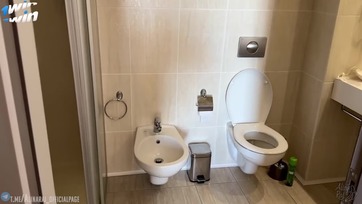 Az éjszaka megtapogattam a nevelő anyukám cickóit majd becsúsztattam a szaftos pinájába Thumb